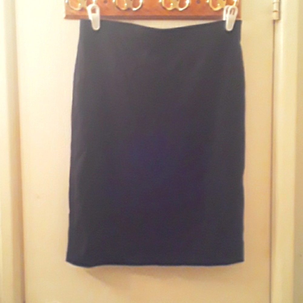 Black zip back pencil skirt